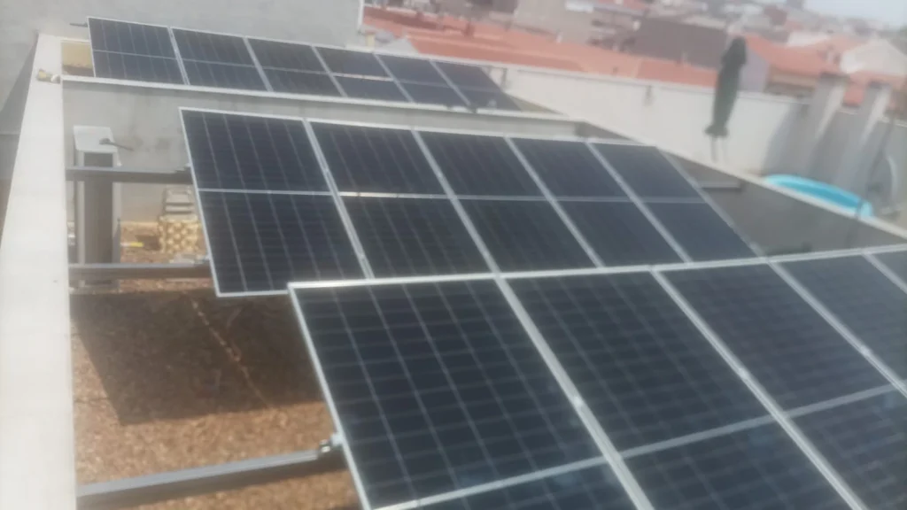 ¿Si pongo placas solares tengo que pagar luz? Todo lo que debes saber 1 Por qué se sigue pagando luz con placas solares
