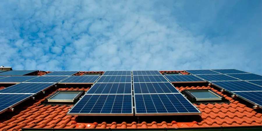 Mi ayuntamiento no me deja poner placas solares: ¿Qué puedo hacer? 2 Por qué muchos ayuntamientos ponen trabas a las placas solares