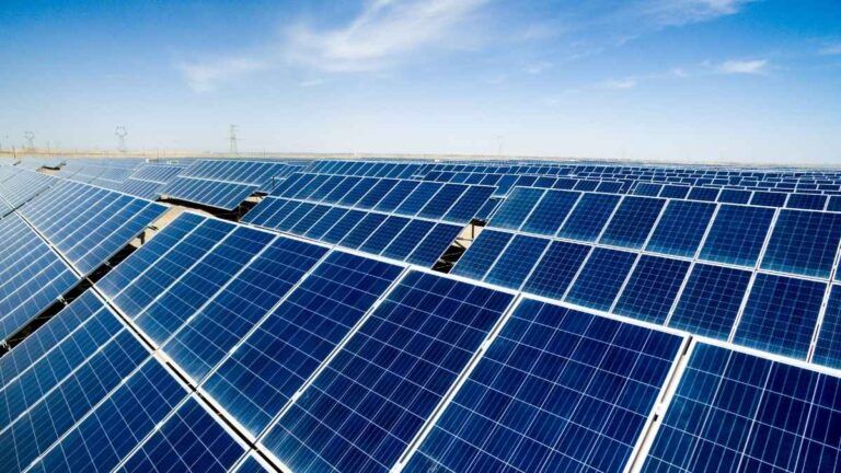 Cómo tener luz con placas solares cuando no hay luz