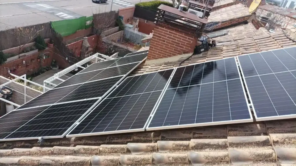 Rendimiento de placas solares por meses: Análisis y variaciones anuales 2 Cuál es el rendimiento de las placas solares por mes