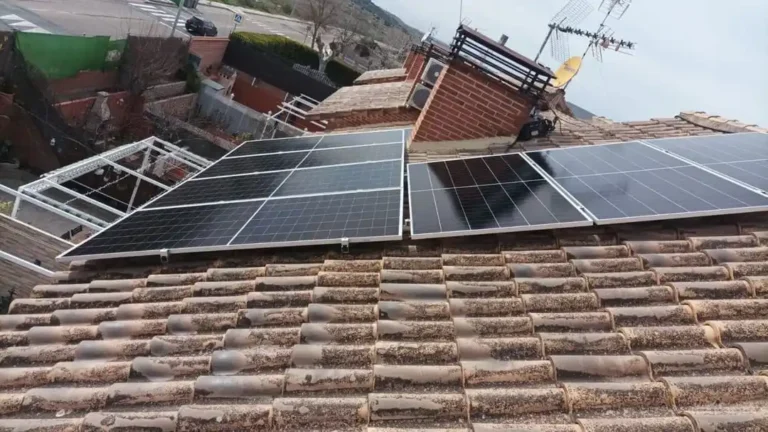 Rendimiento de placas solares por meses