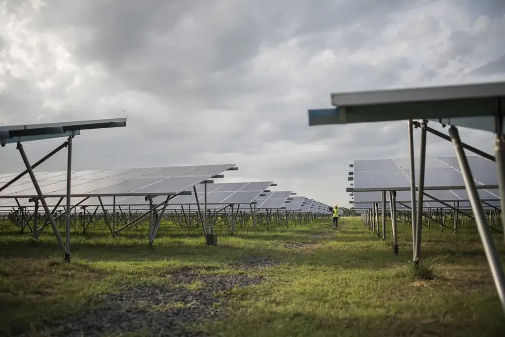 Mejores paneles solares para días nublados: eficiencia y rendimiento 2 Tipos de paneles solares para días nublados